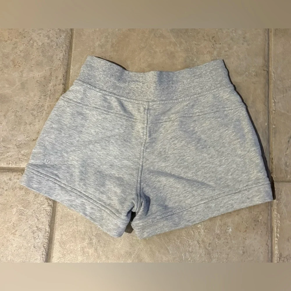 Rare Lululemon 2017 Retired Edition Warm Down Short (4”) Heathered Vapor | Sz 4